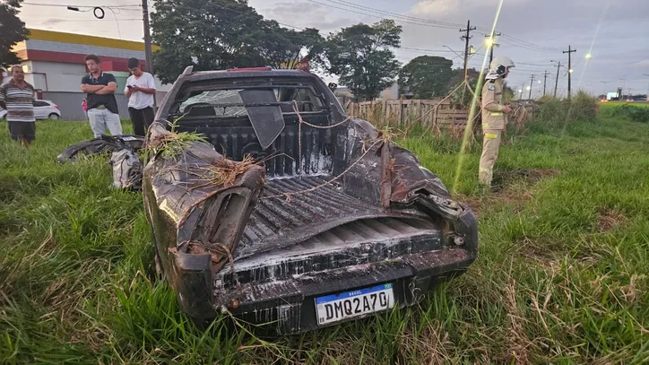 Motorista fica ferido após capotamento na BR-369 em Apucarana; veja