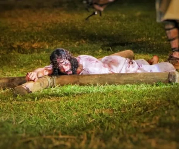 Paixão de Cristo emociona público em Arapongas