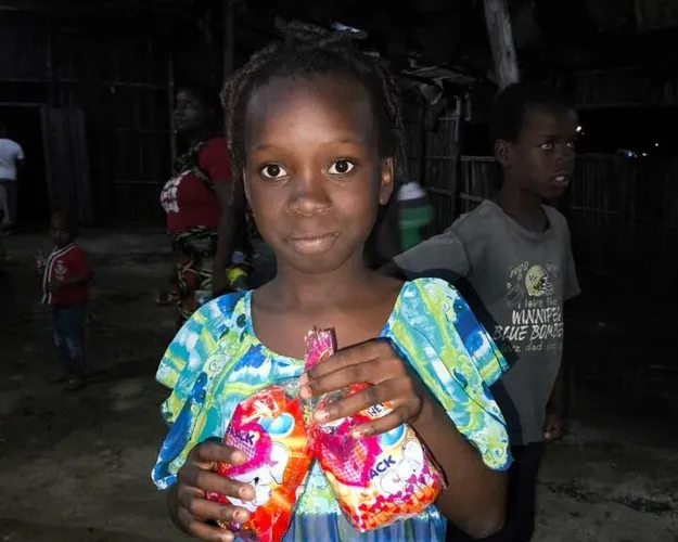 Pastores de Apucarana retornam ao Brasil depois de missão na África