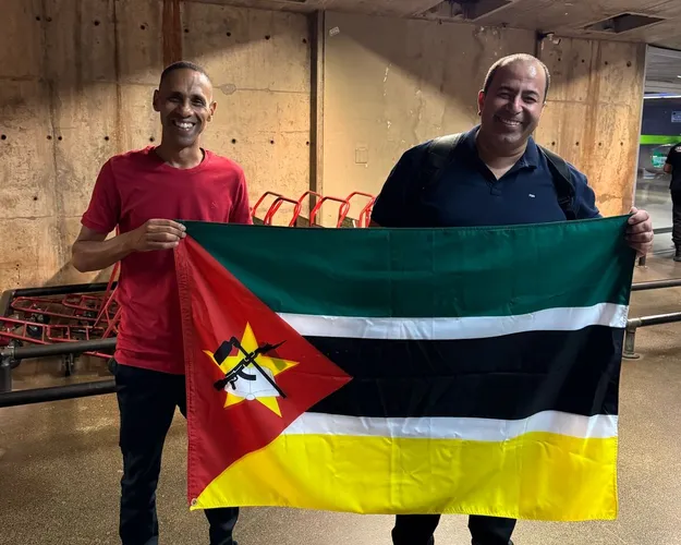 Pastores de Apucarana retornam ao Brasil depois de missão na África