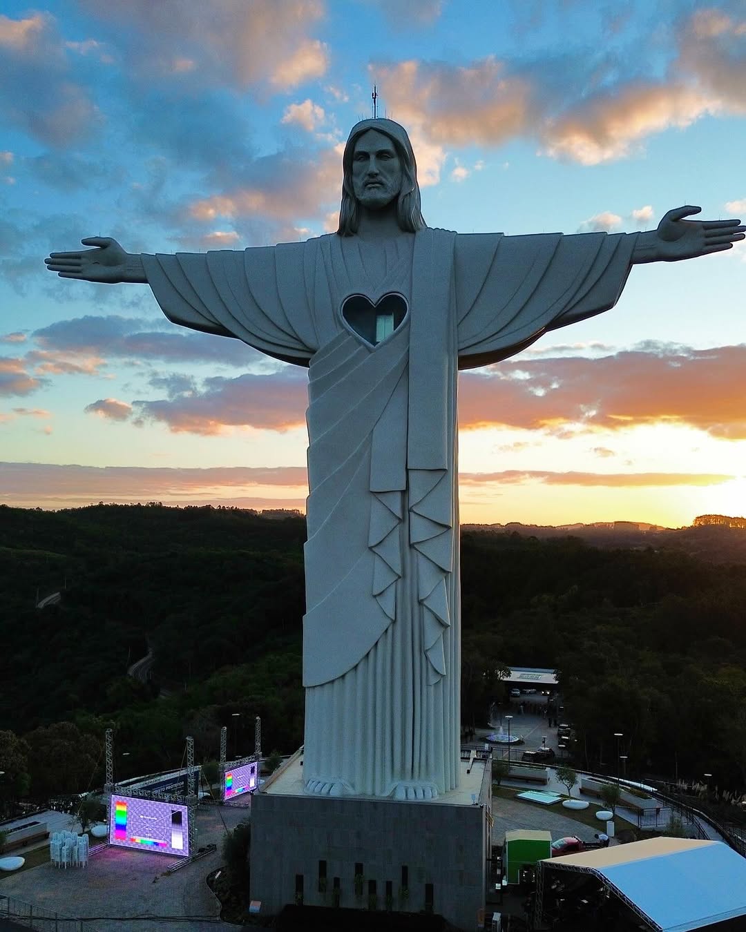 Cidade gaúcha inaugura maior estátua de Cristo do País; veja fotos