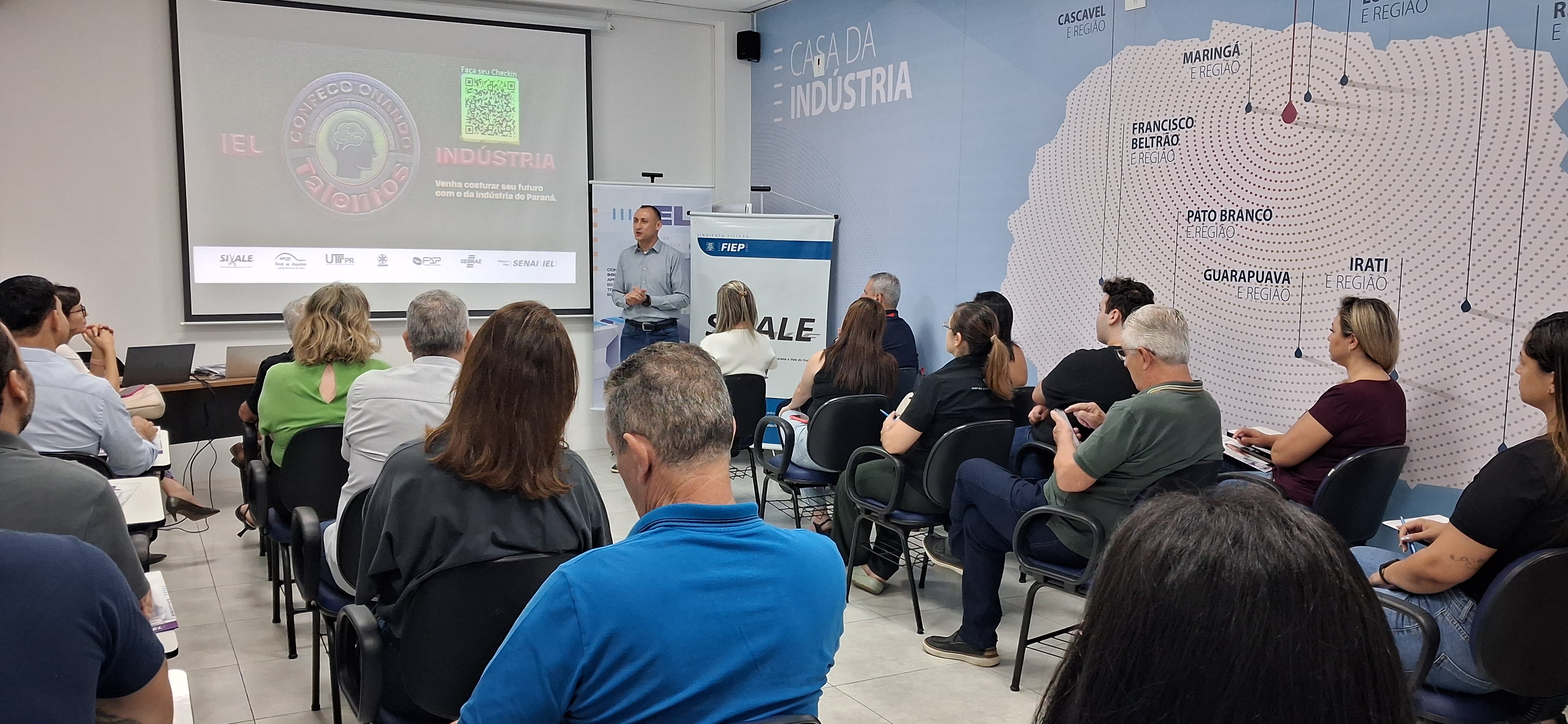 'Confeccionando Talentos' é lançado em Apucarana para capacitar jovens