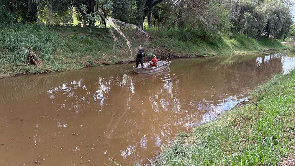 Desassoreamento do Lago das Flores atrai pescadores em Ivaiporã