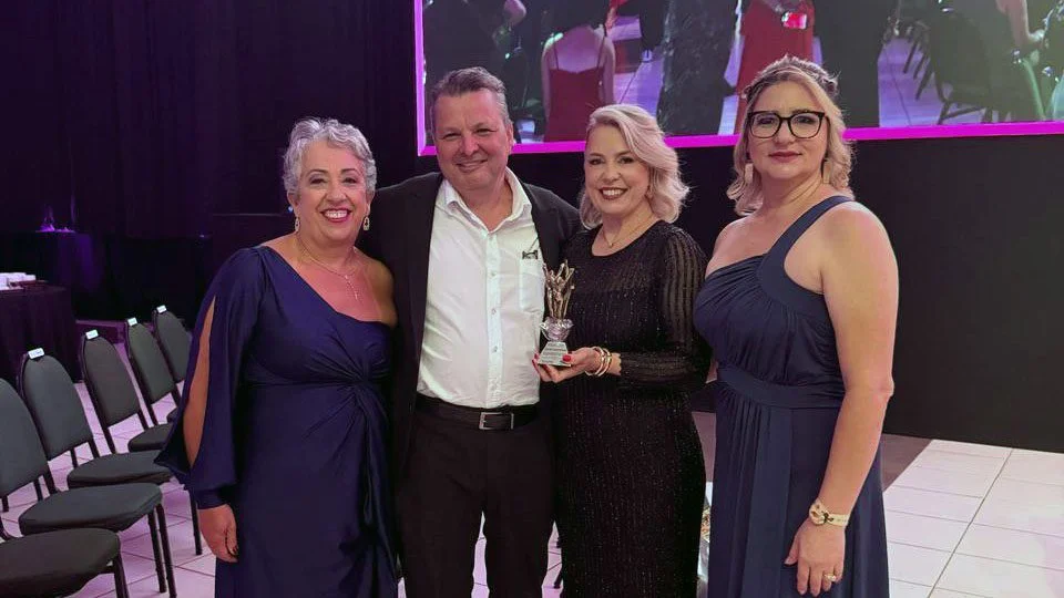 Empresária de Ivaiporã é homenageada com o Prêmio Mulher Empreendedora