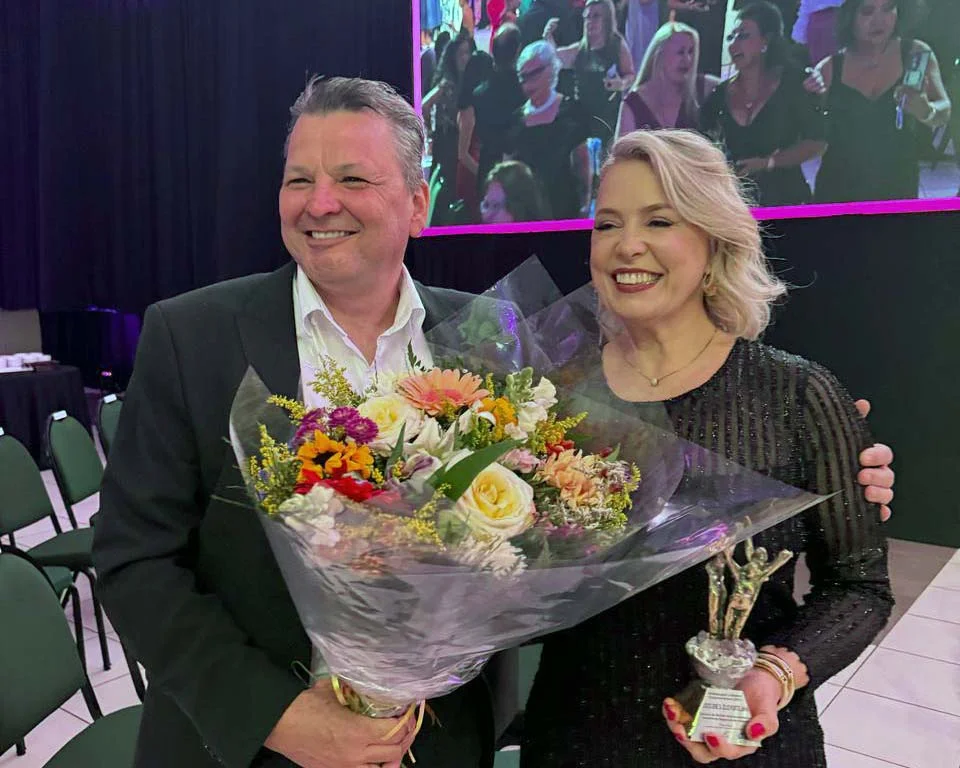 Empresária de Ivaiporã é homenageada com o Prêmio Mulher Empreendedora