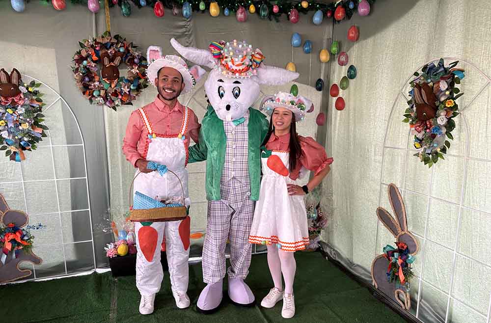 Ivaiporã dá início à programação da Páscoa com a chegada do Coelhinho