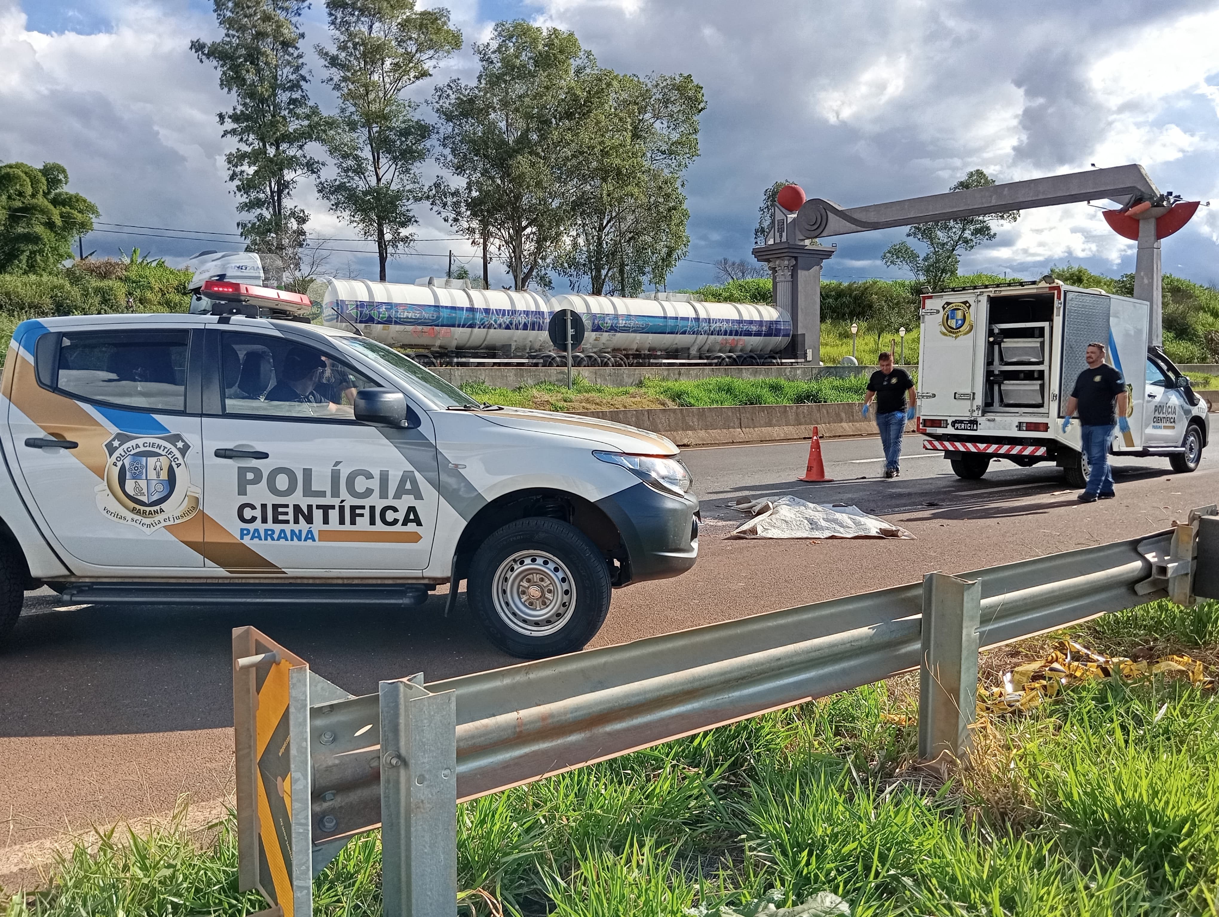 Mulher morre após ser atingida por caminhão em Marilândia do Sul
