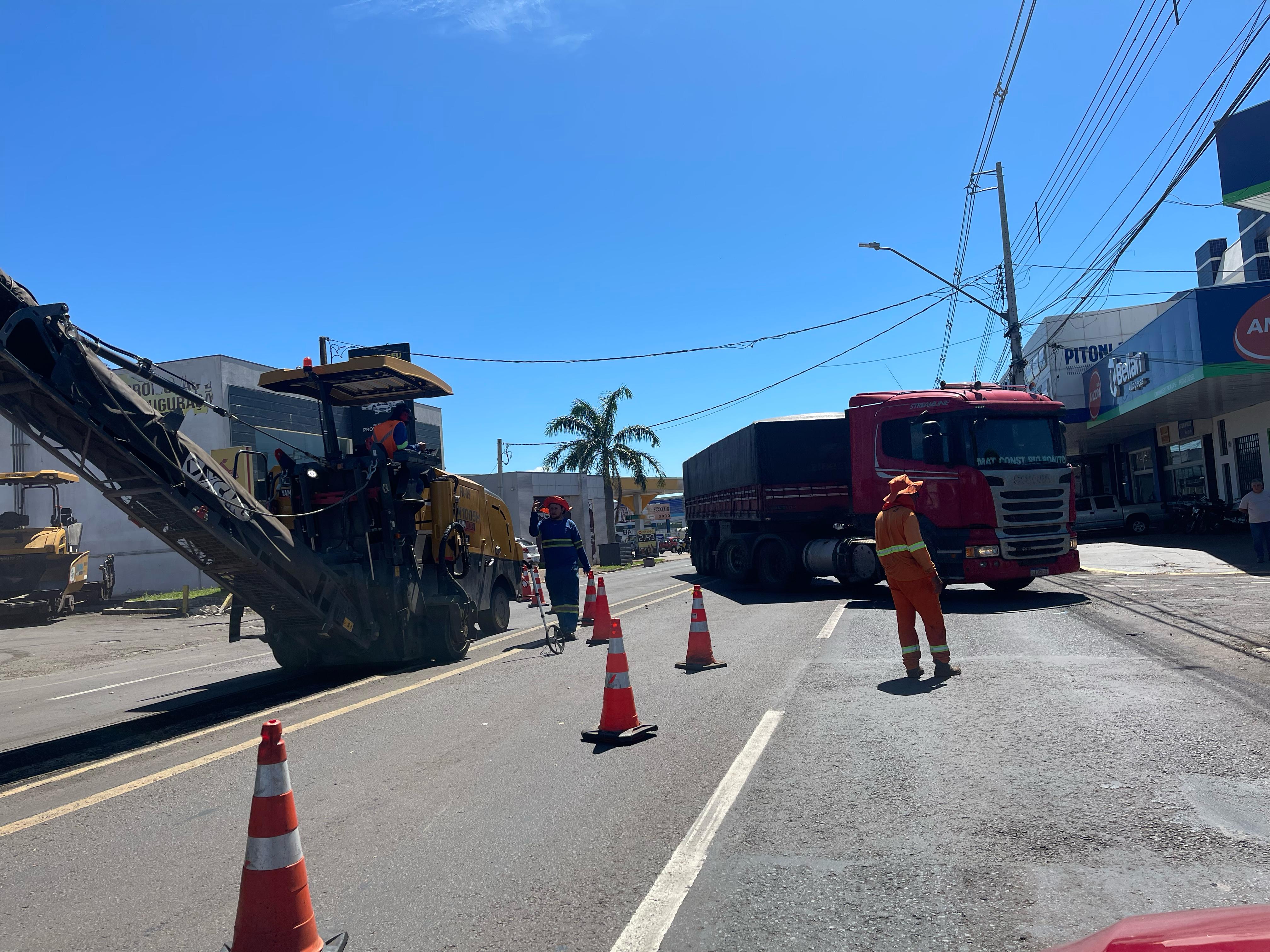 Obras afetam trânsito na Avenida Minas Gerais em Apucarana