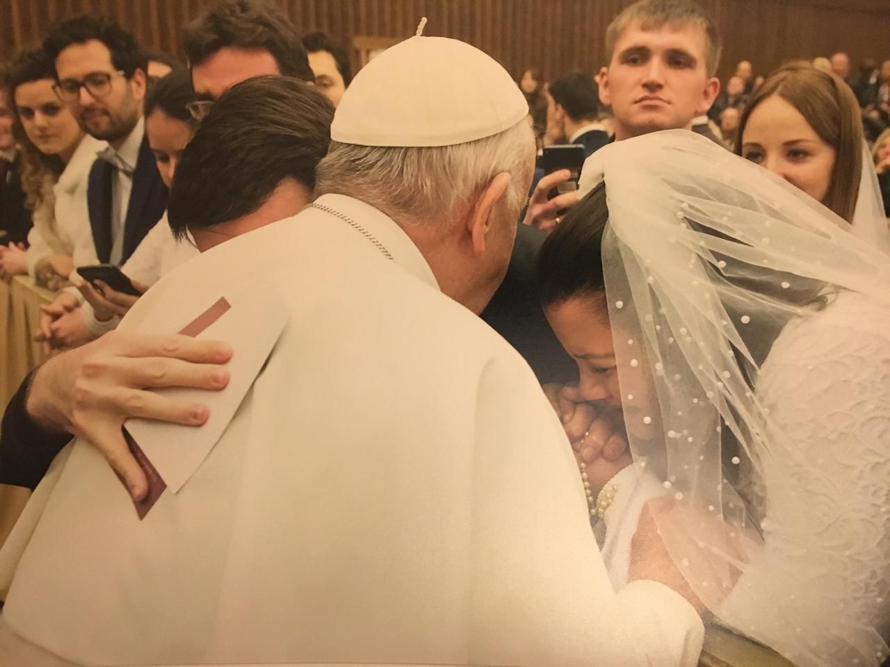 Psicóloga natural de Arapongas lembra bênção do papa: "Emoção"