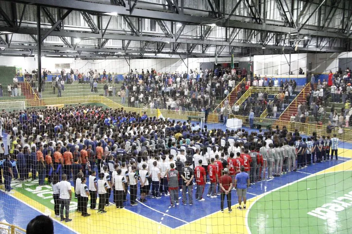 Alunos reunidos em Jandaia do Sul