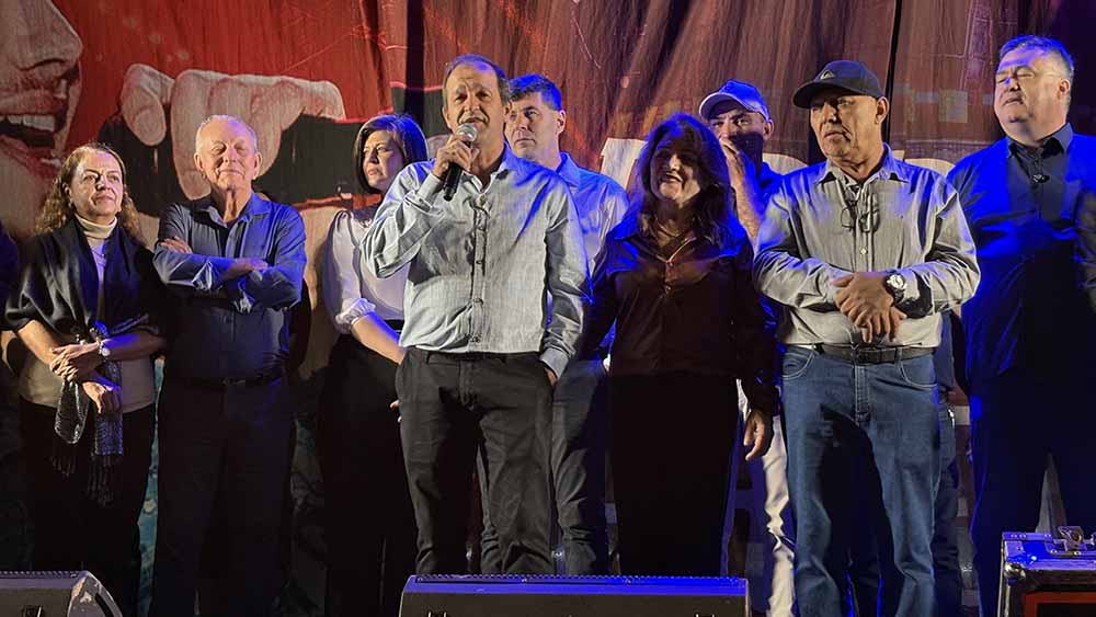 Festa do aniversário de Jardim Alegre atrai multidão