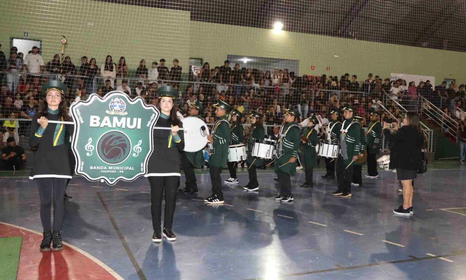 Ivaiporã abre Jogos Escolares com festa, emoção e ginásio lotado