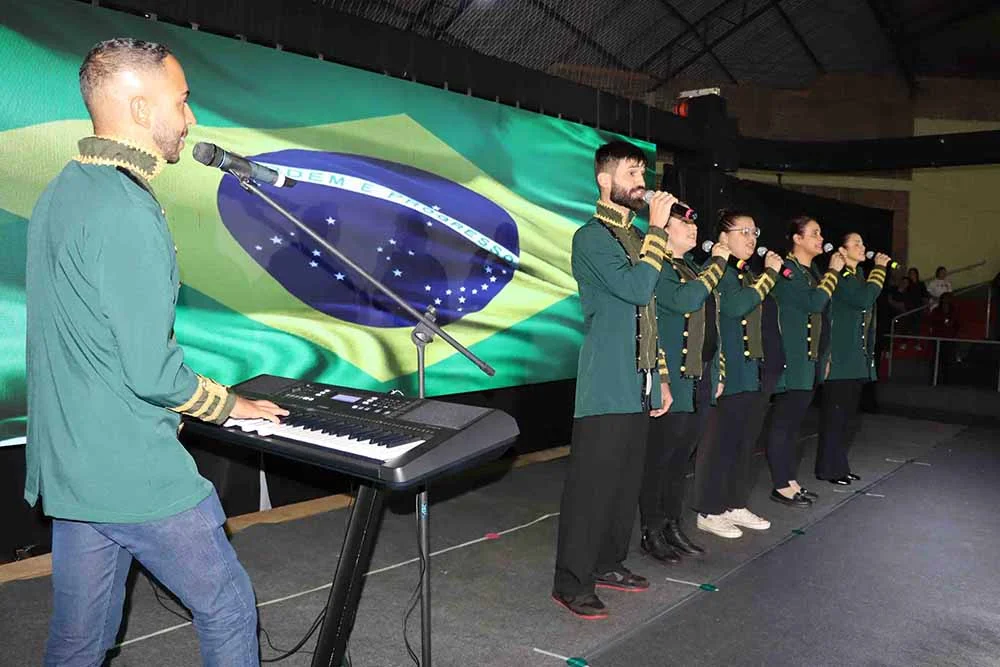 Ivaiporã abre Jogos Escolares com festa, emoção e ginásio lotado