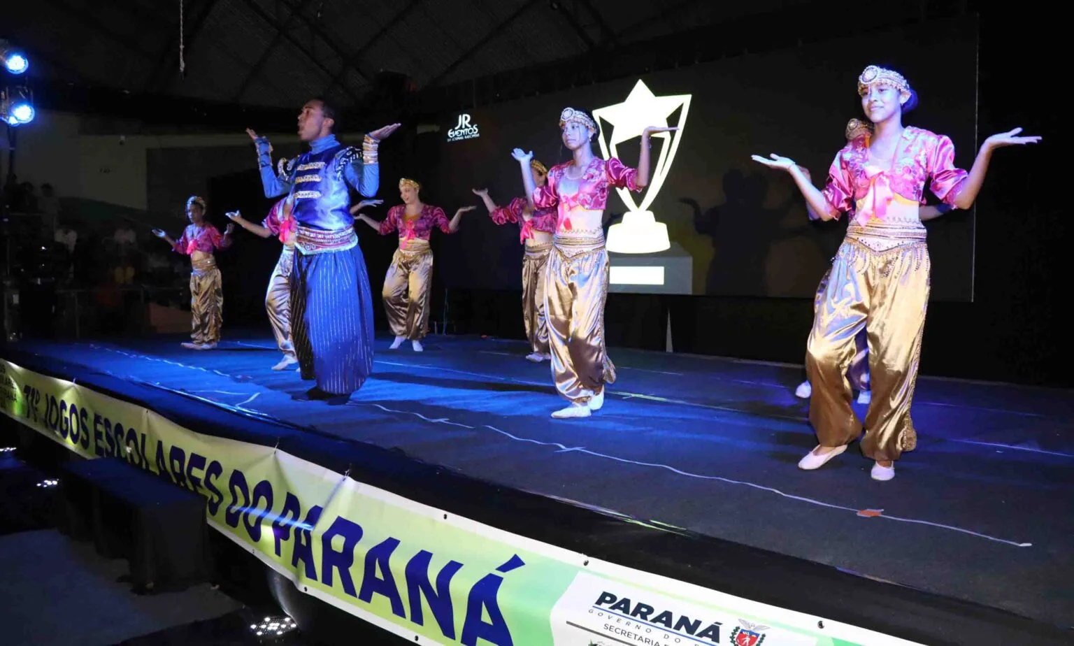 Ivaiporã abre Jogos Escolares com festa, emoção e ginásio lotado
