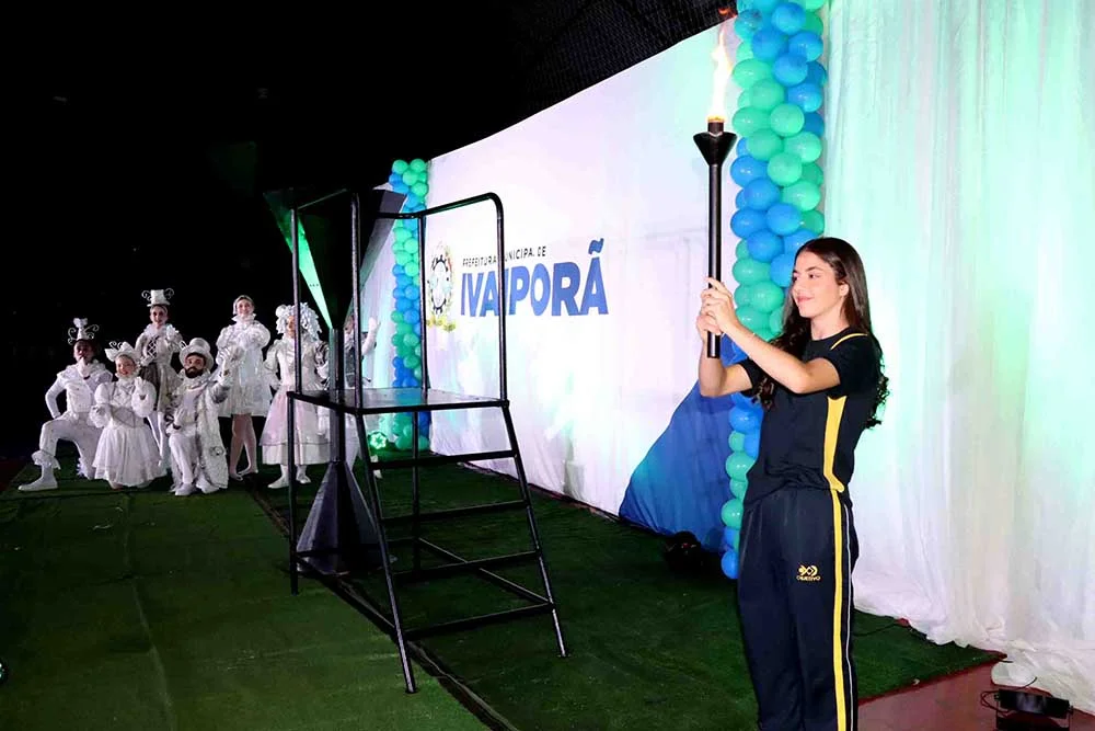 Ivaiporã abre Jogos Escolares com festa, emoção e ginásio lotado