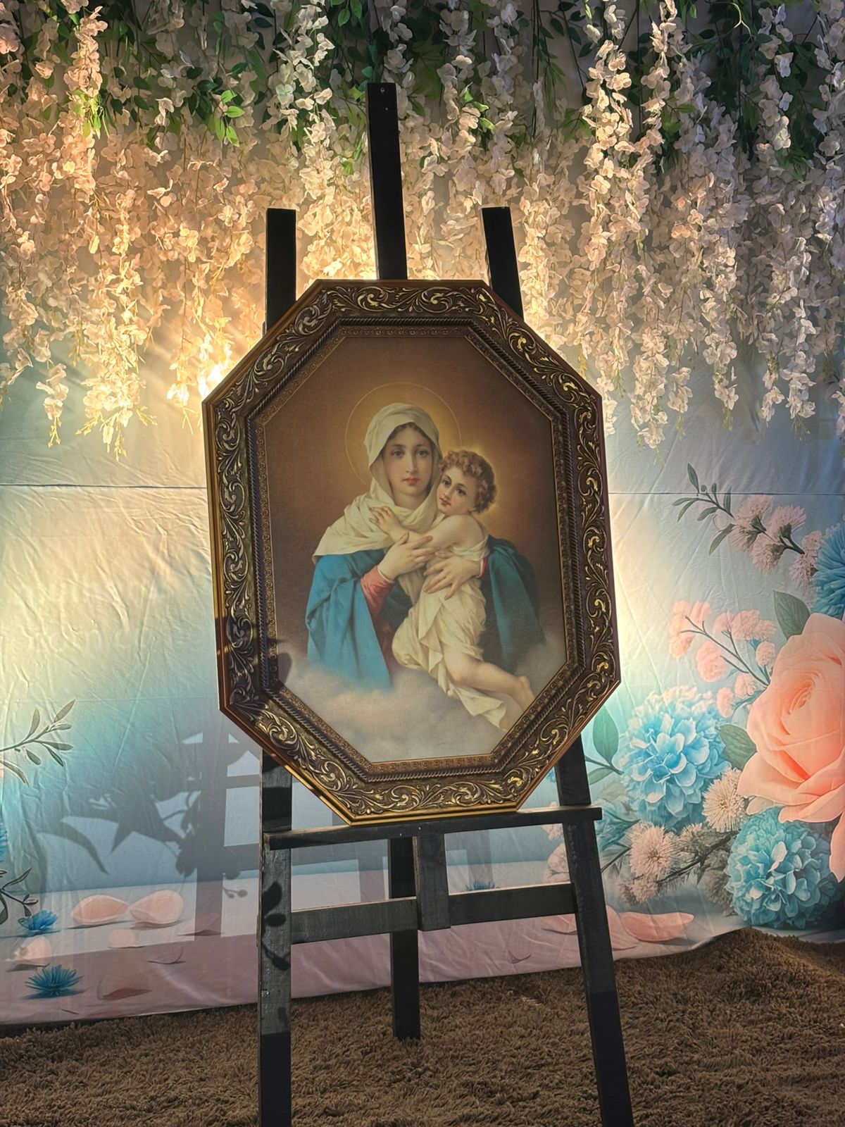 Mães que dobram os joelhos: 20 anos do movimento Mães Intercessoras