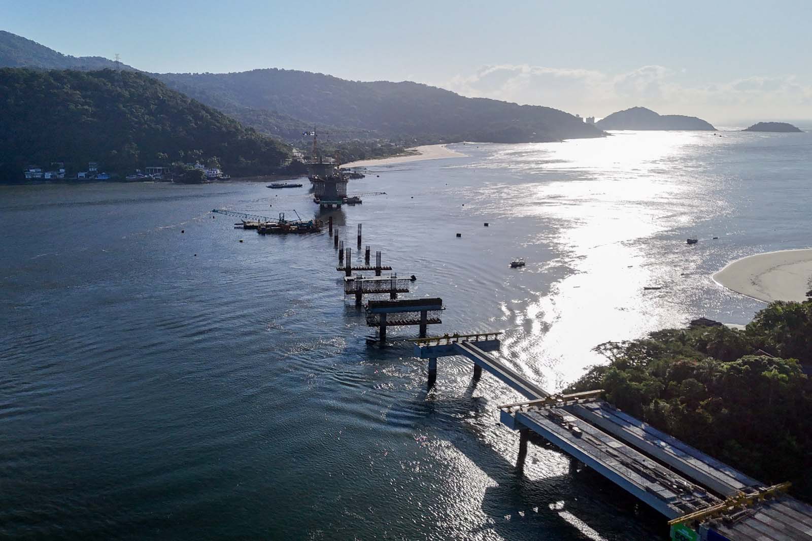 Ponte de Guaratuba alcança 50% das obras concluídas; veja fotos