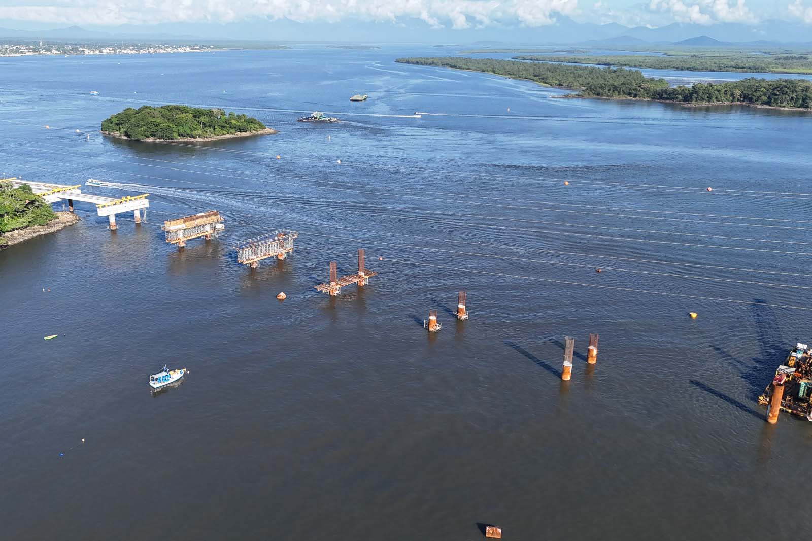 Ponte de Guaratuba alcança 50% das obras concluídas; veja fotos