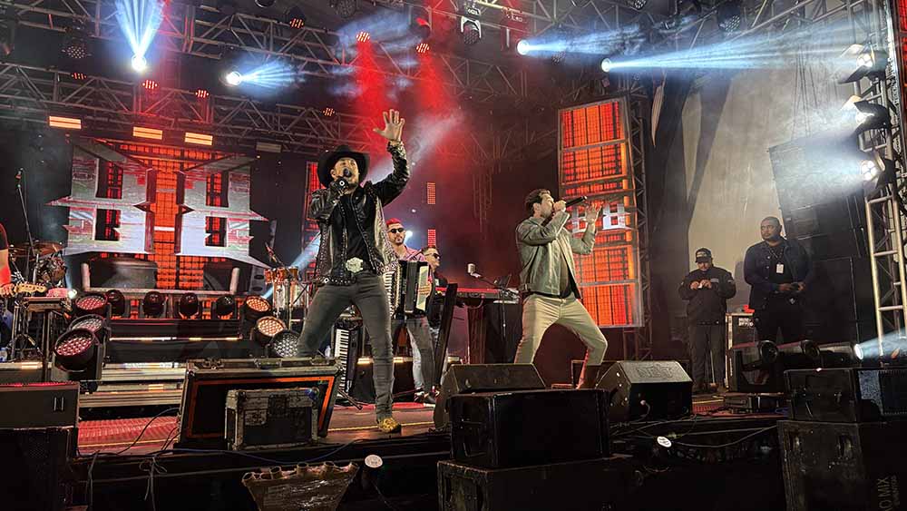 Primeiro dia da festa do aniversário de Jardim Alegre atrai multidão