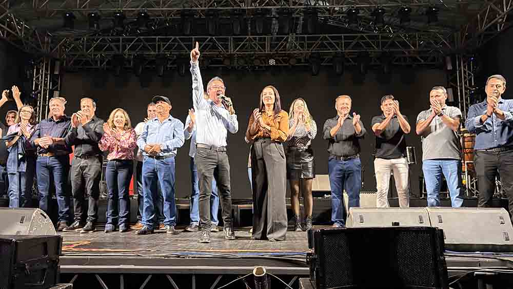 Segundo dia de festa em Jardim Alegre é sucesso de público e animação