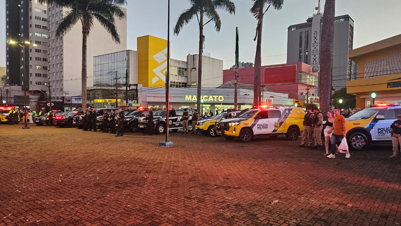 Várias viaturas estão na Praça Rui Barbosa
