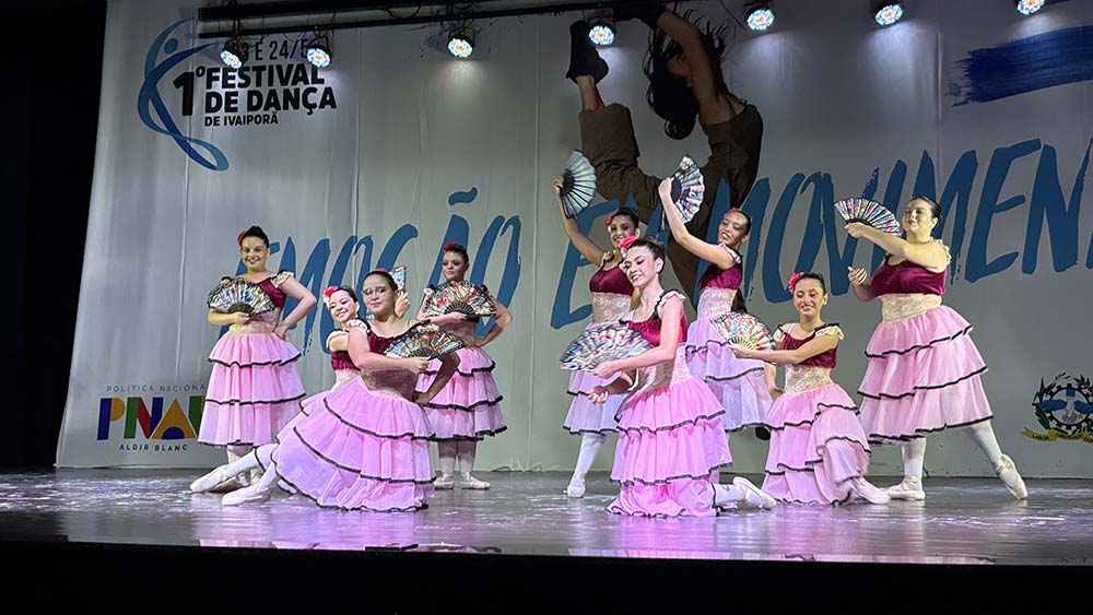 1º Festival de Dança movimenta Ivaiporã e lota Centro Cultural; veja