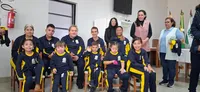 Apae de Apucarana recebe kits de uniforme escolar pela primeira vez