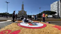Fiéis celebram Corpus Christi com confecção de tapetes: veja fotos