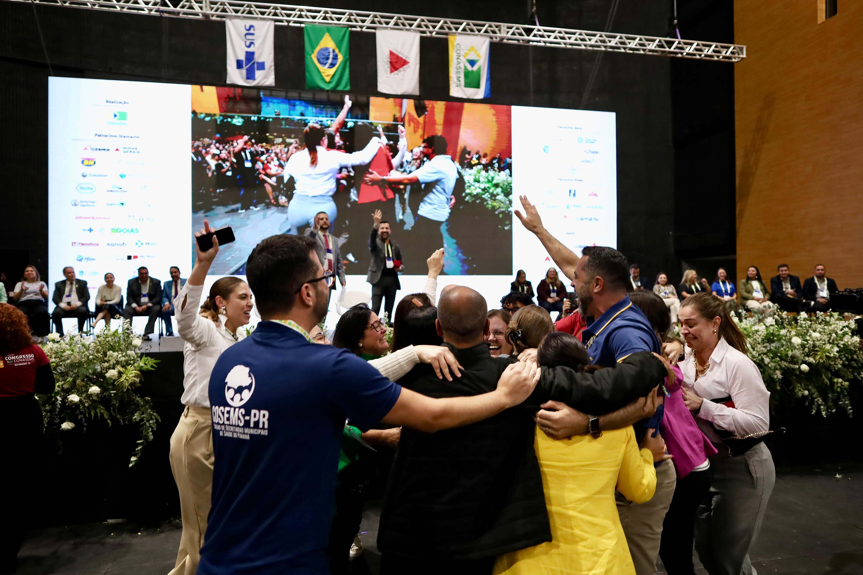 Cidades do PR são premiadas em congresso nacional de saúde