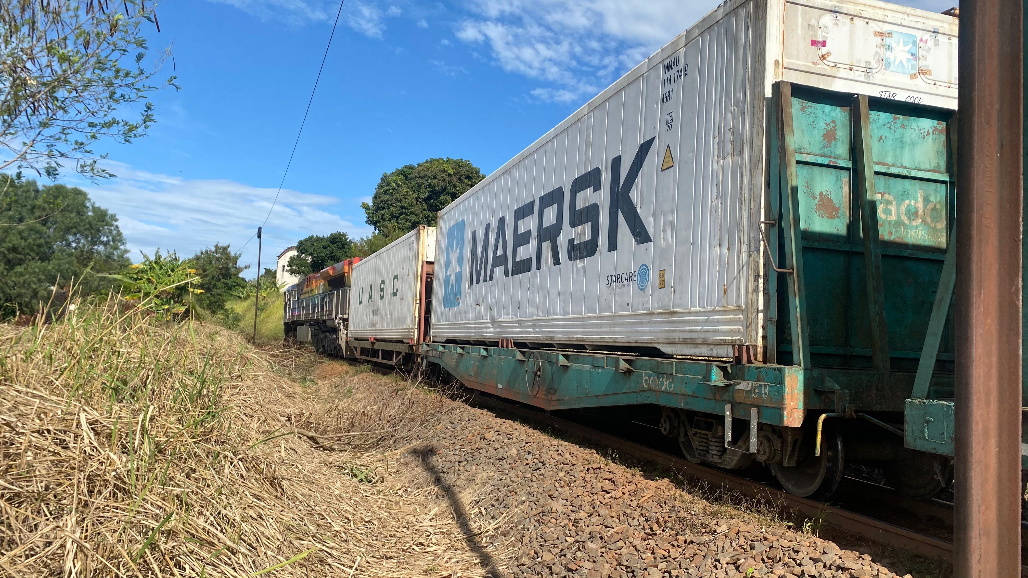 Homem morre atropelado por trem em Apucarana; veja