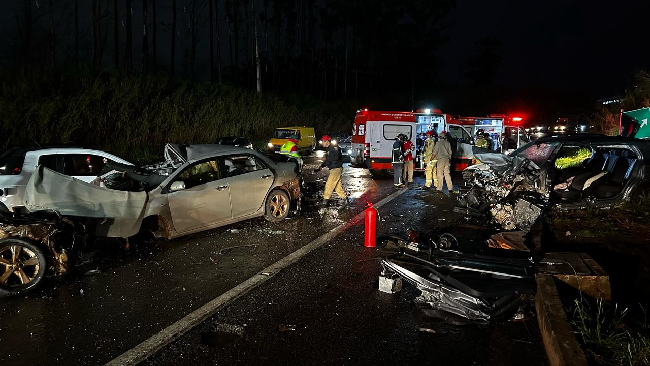 Tripla colisão na PR-444 deixa um morto e três gravemente feridos