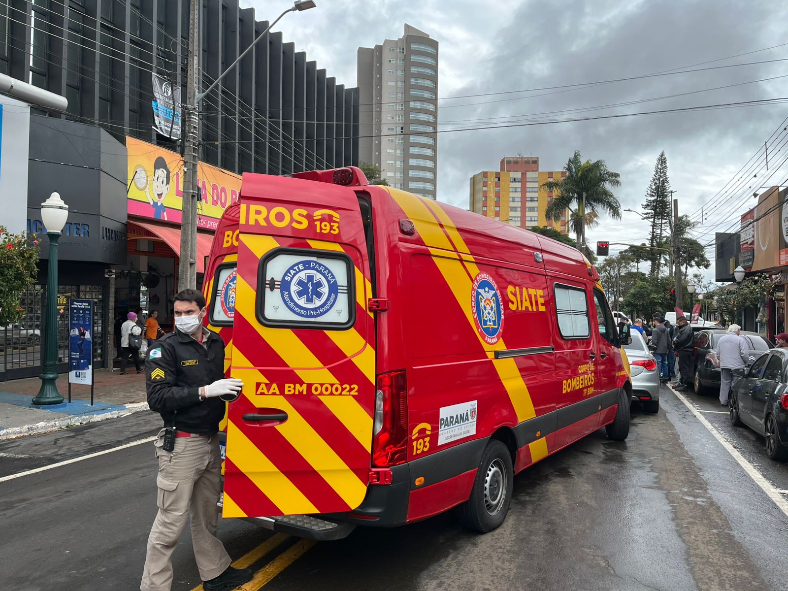 Mulher sofre contusão na cervical após acidente no centro de Apucarana; veja