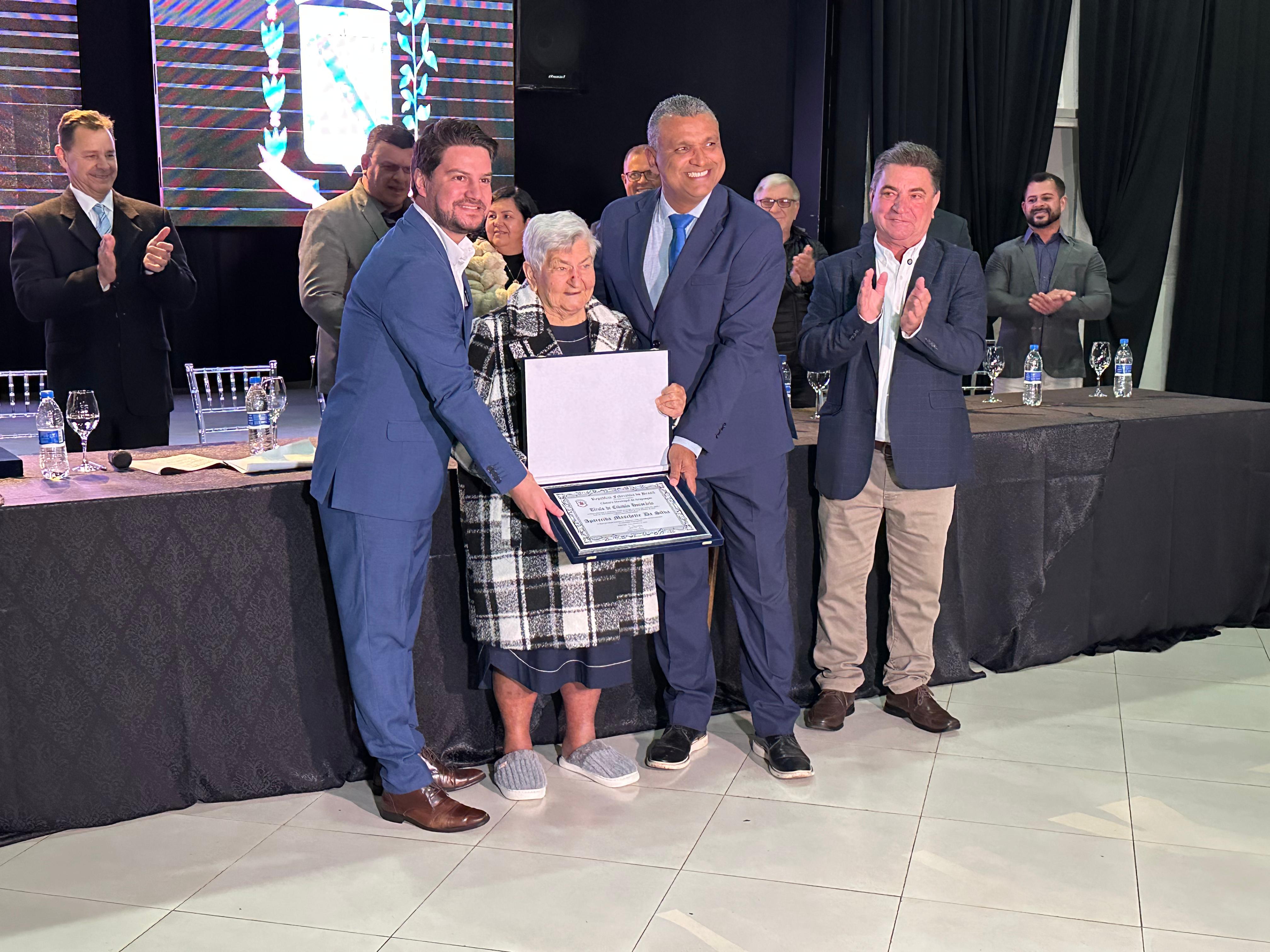 Sérgio Onofre recebe título de Cidadão Benemérito de Arapongas