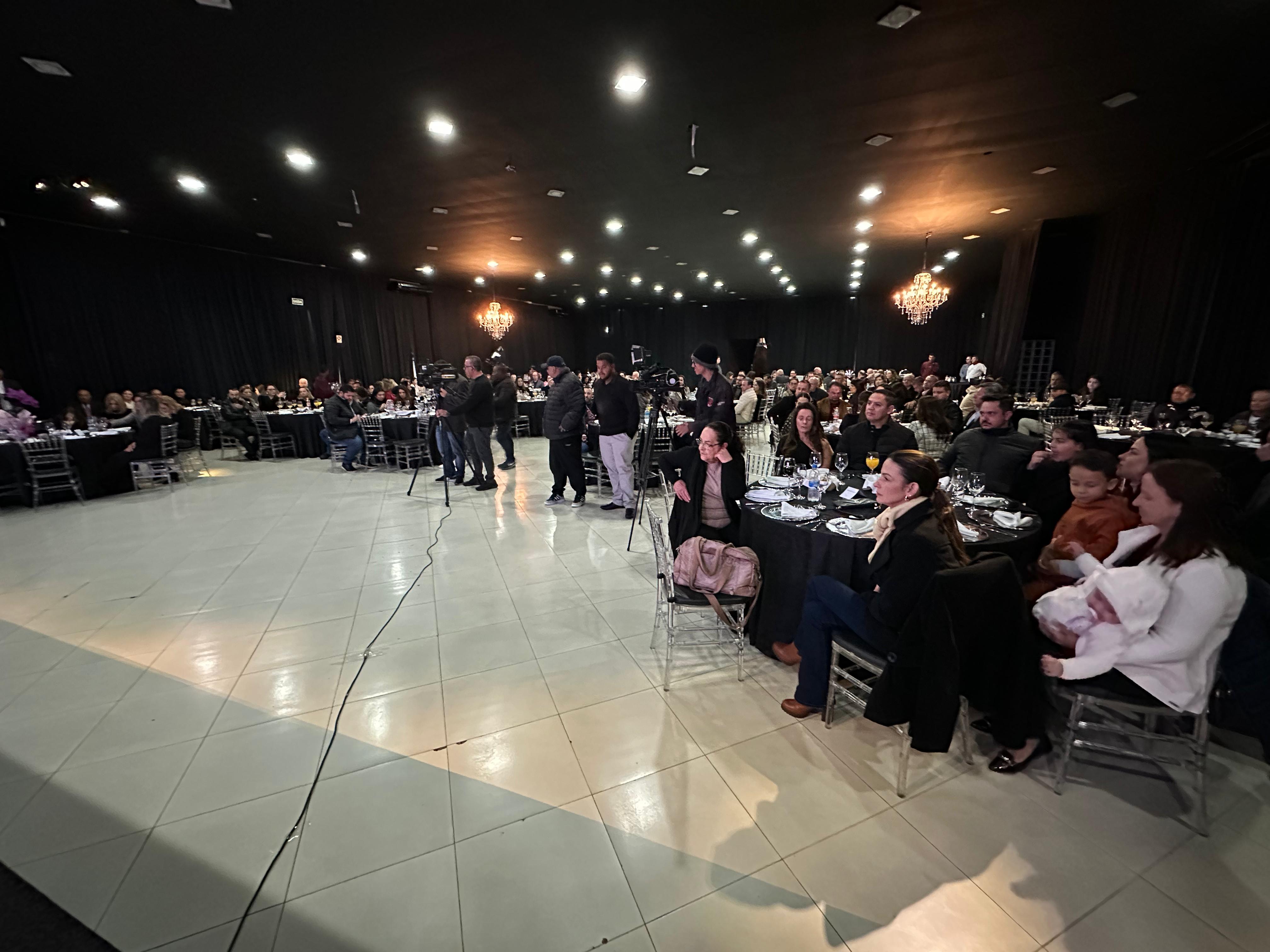 Sérgio Onofre recebe título de Cidadão Benemérito de Arapongas