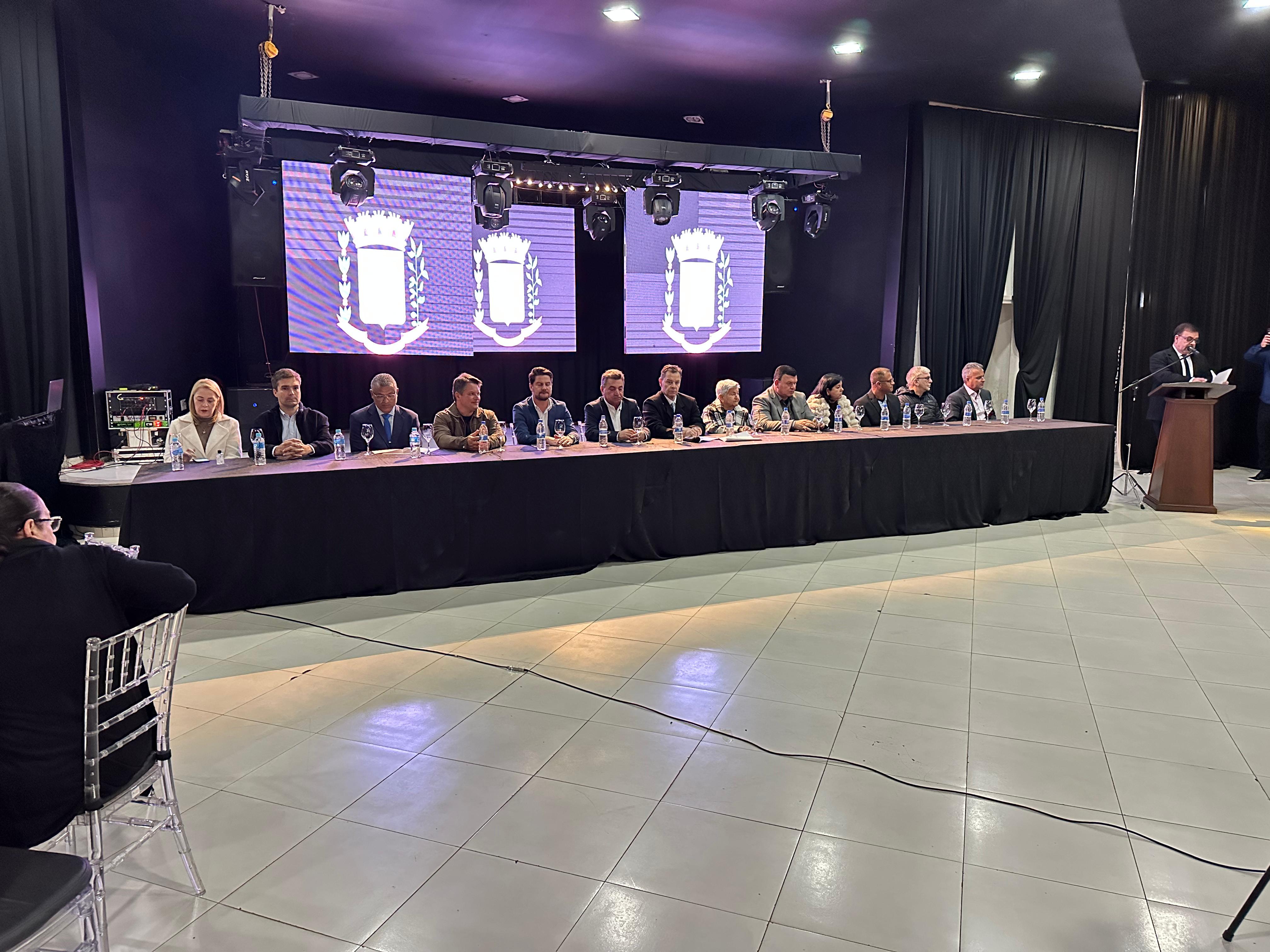 Sérgio Onofre recebe título de Cidadão Benemérito de Arapongas