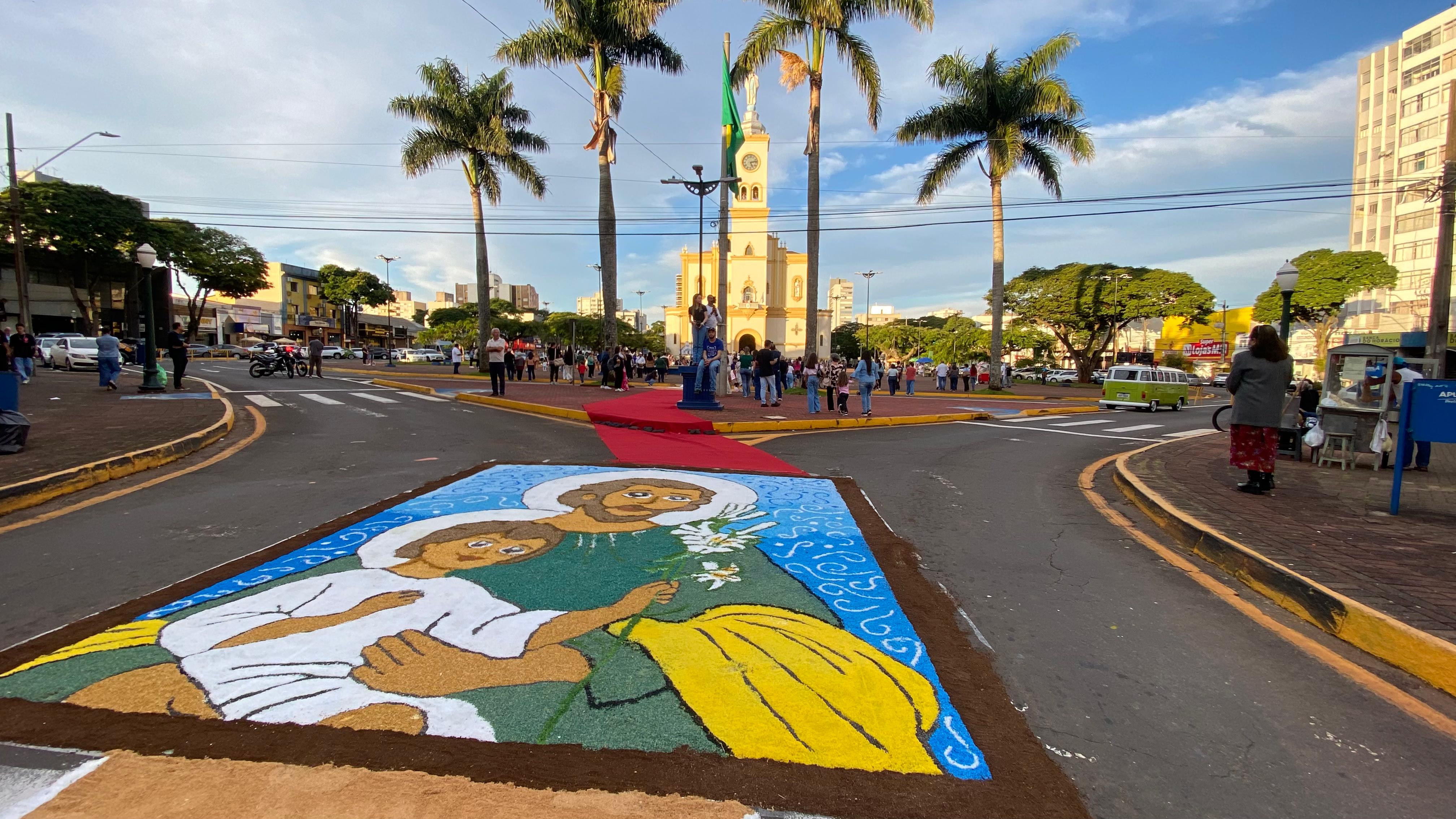 Veja os registros da procissão de Corpus Christi em Apucarana