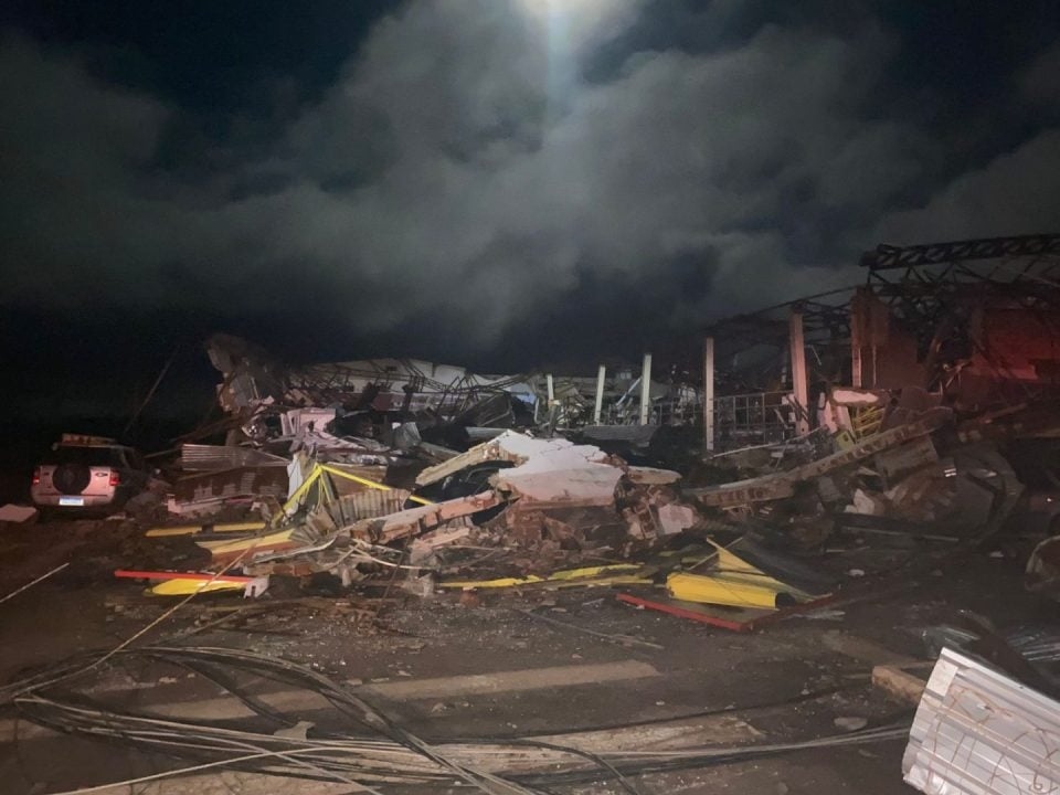 As equipes de resgate informaram que todas as pessoas em áreas visíveis já receberam atendimento médico