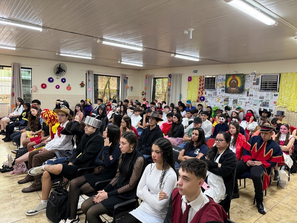 Colégio de Marilândia do Sul encerra projeto literário com a Unespar