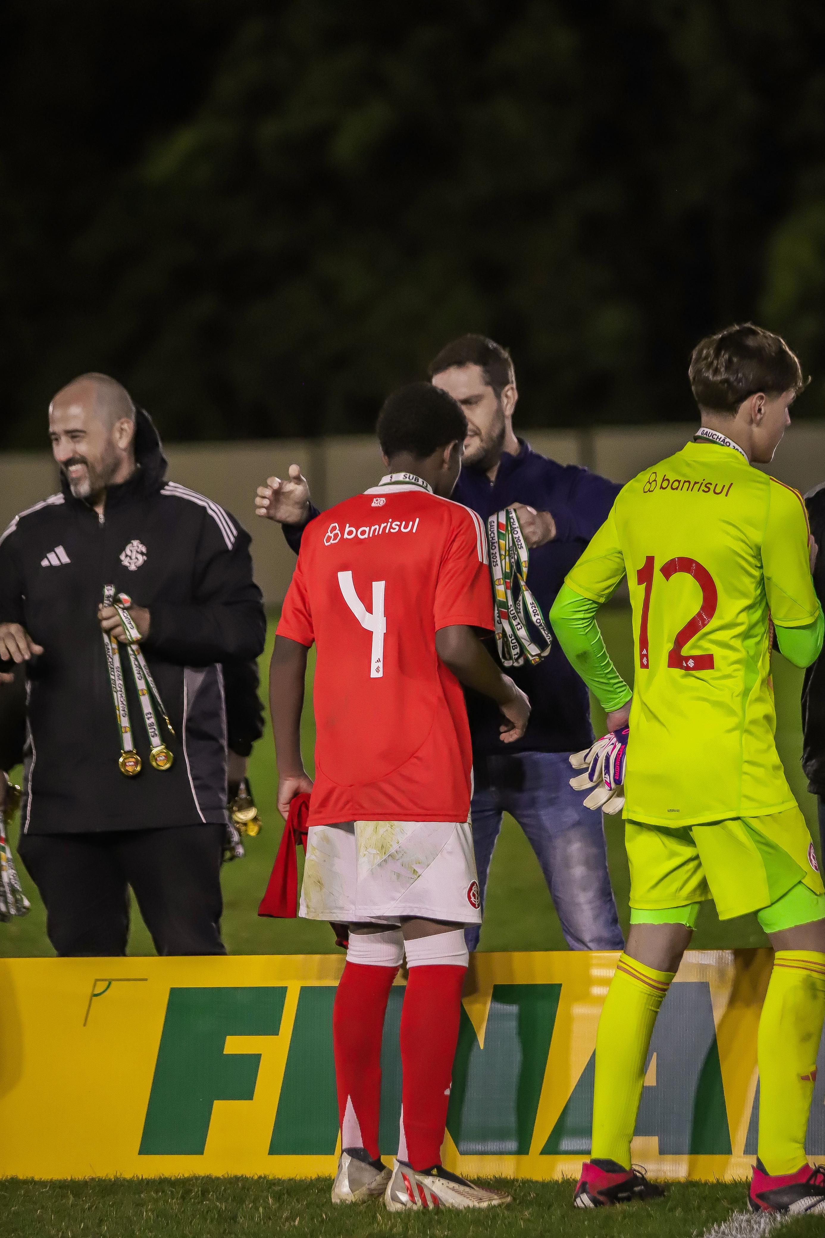 Zagueiro de Apucarana conquista título gaúcho sub-13 pelo Inter