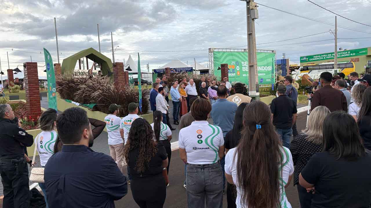 Abertura da 21ª Expovale reúne lideranças políticas em Ivaiporã