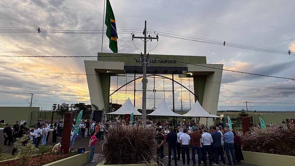 Abertura da 21ª Expovale reúne lideranças políticas em Ivaiporã