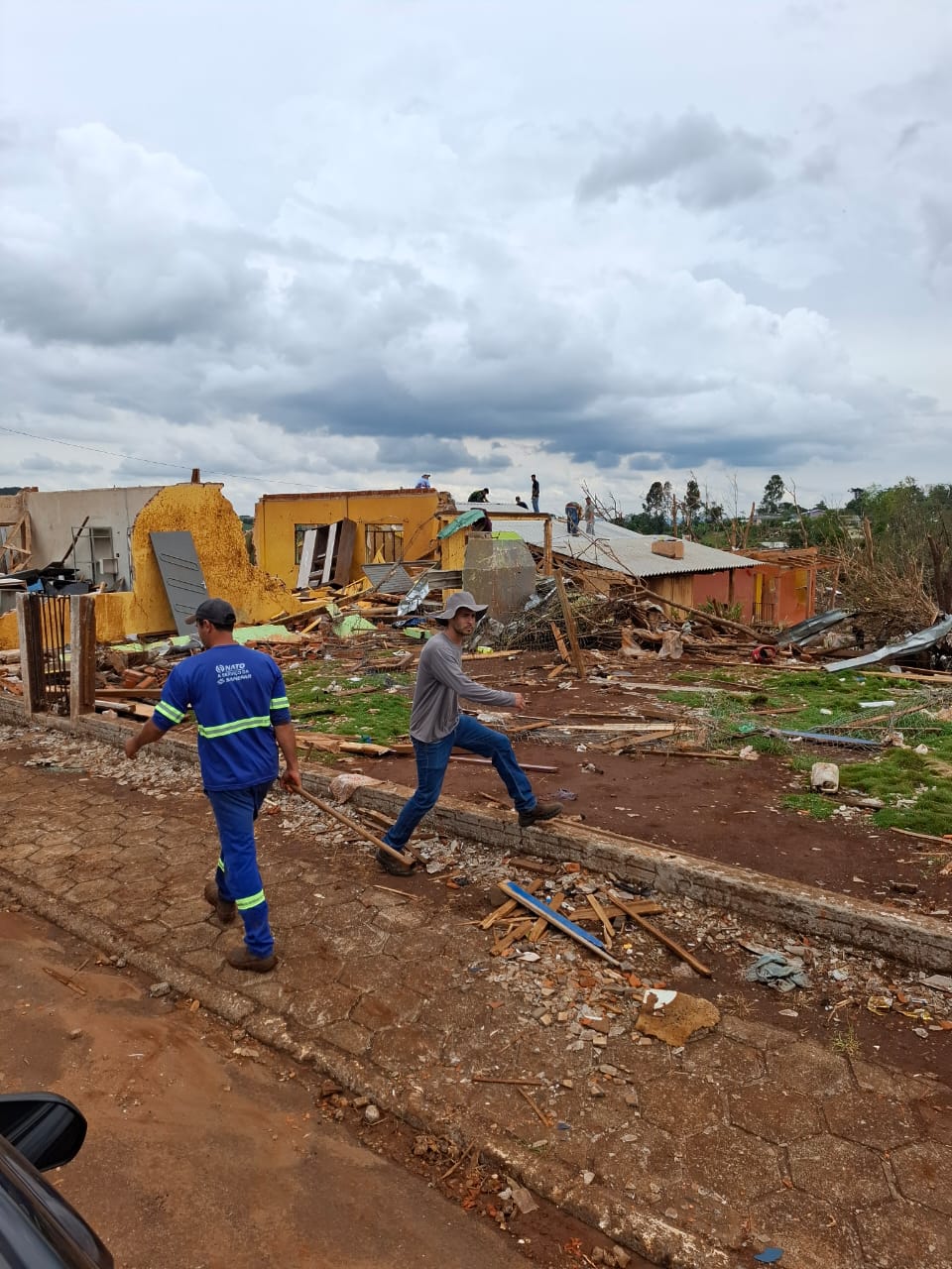 Apucaranense viaja a Rio Bonito do Iguaçu e faz apelo por doações