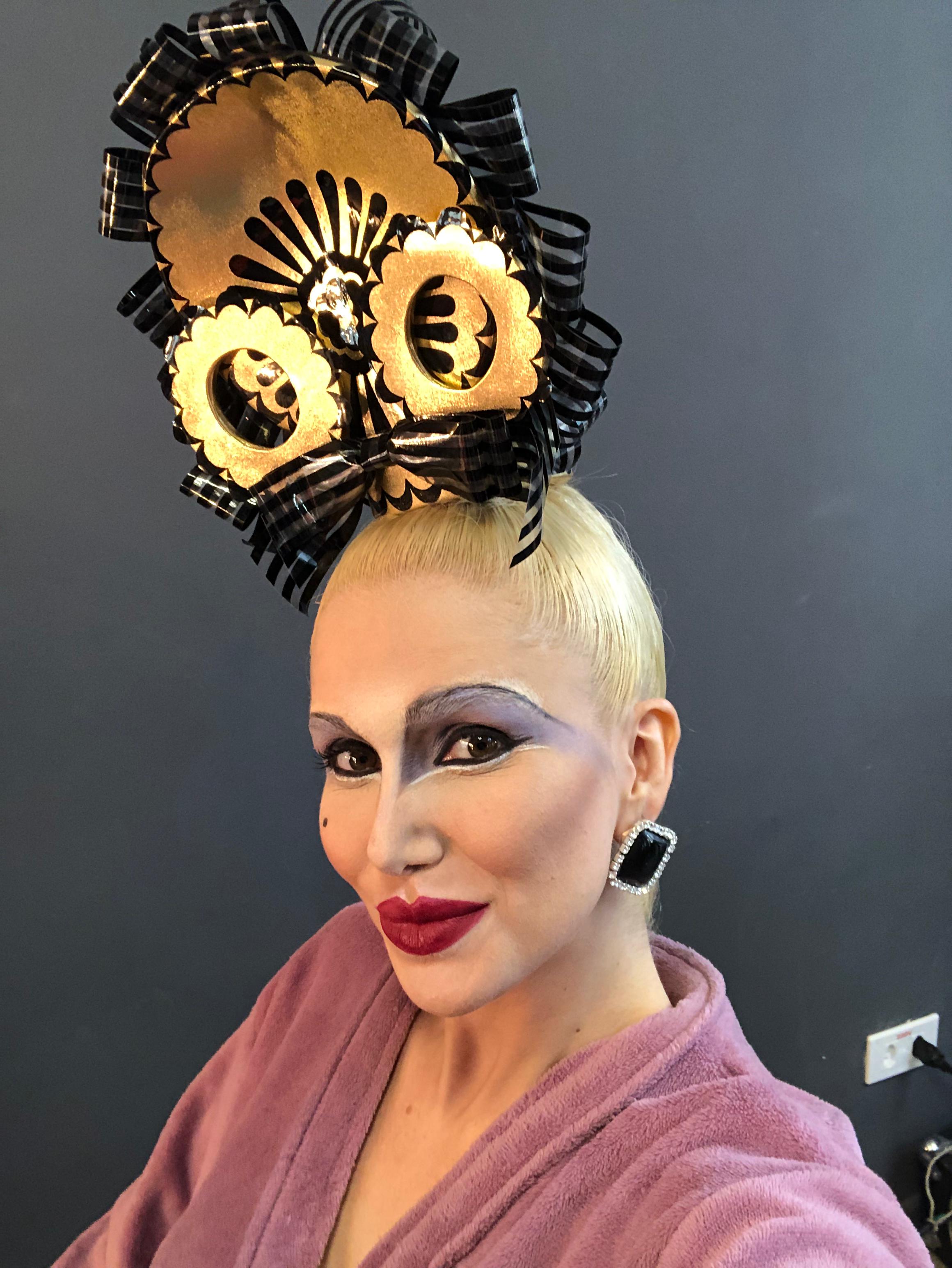 Atriz de Cambira vive Elke Maravilha em filme sobre Silvio Santos