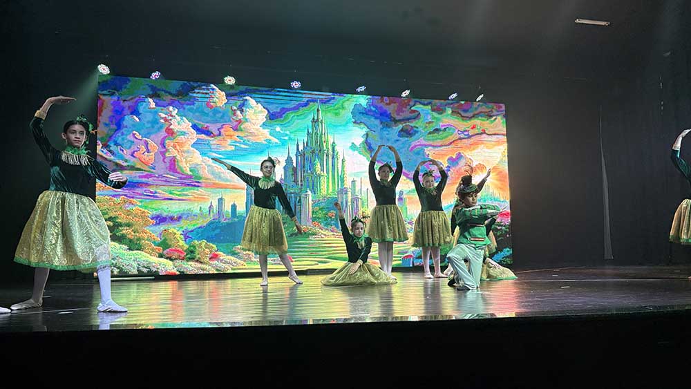 Centro Cultural encerra ano letivo da oficina de dança em Ivaiporã