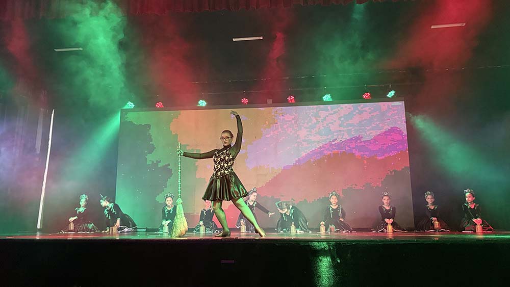 Centro Cultural encerra ano letivo da oficina de dança em Ivaiporã