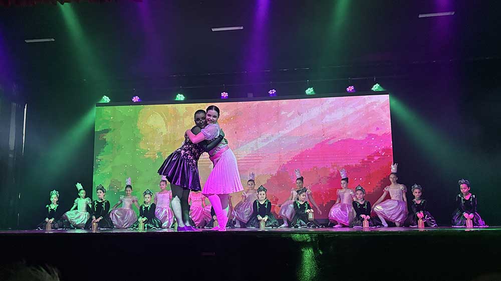 Centro Cultural encerra ano letivo da oficina de dança em Ivaiporã