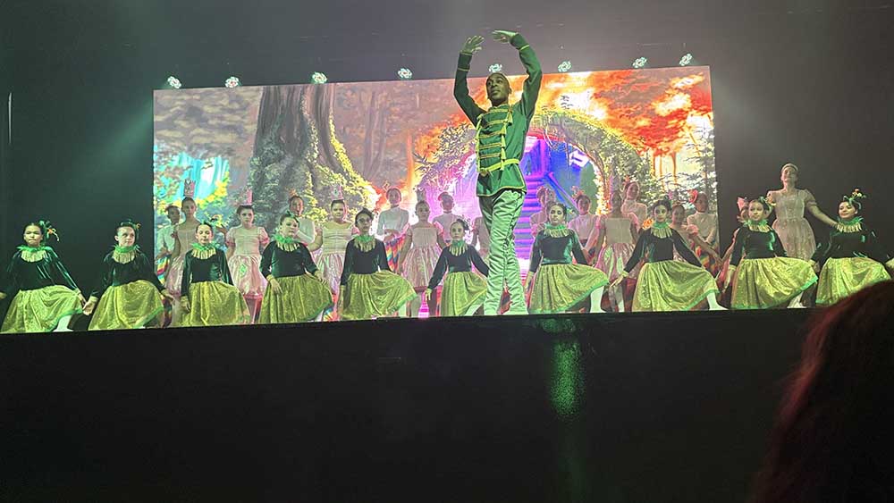 Centro Cultural encerra ano letivo da oficina de dança em Ivaiporã