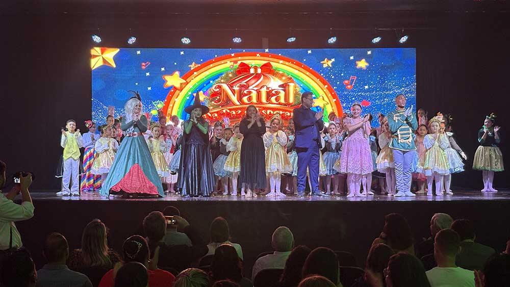 Centro Cultural encerra ano letivo da oficina de dança em Ivaiporã