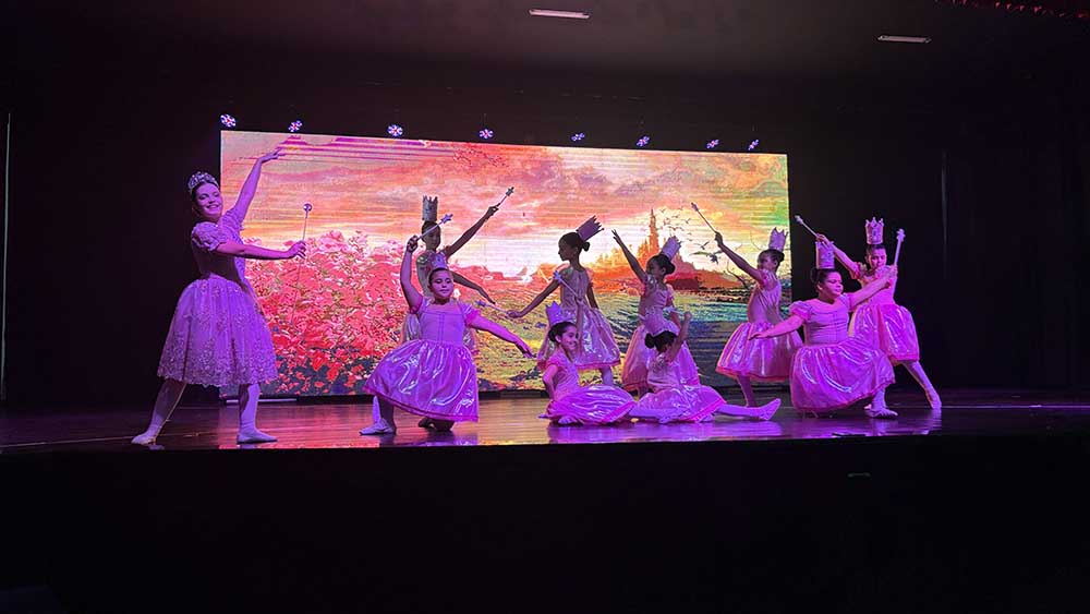 Centro Cultural encerra ano letivo da oficina de dança em Ivaiporã