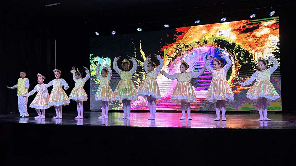 Centro Cultural encerra ano letivo da oficina de dança em Ivaiporã